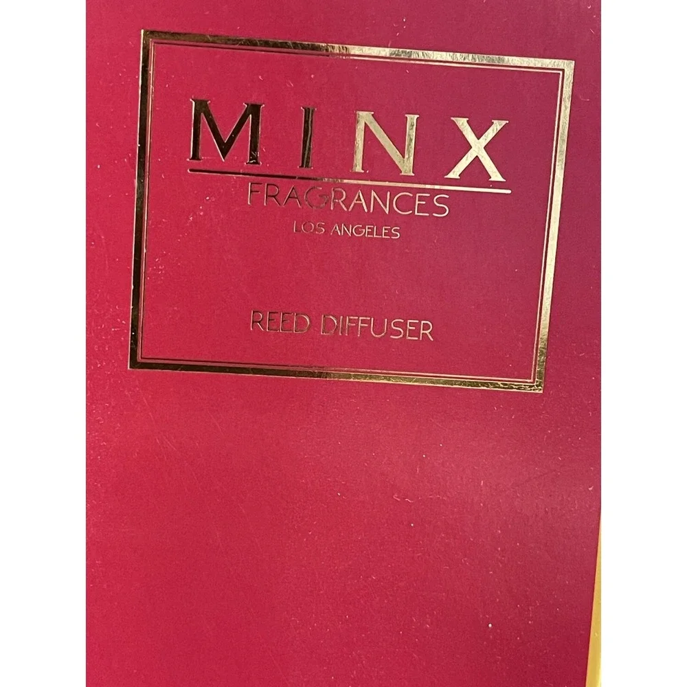 Minx Red Currant Evergreen Juniper Holiday Reed Diffuser Scented Home Fragrance